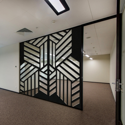 OUTSIDETHEBOX-SCREENS_650810784